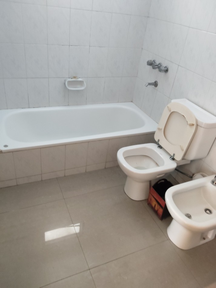 ALQUILER DEPTO 2 DORM IMPECABLE!!! MUY AMPLIO, A METROS DE ARISTIDES, CON BALCONES