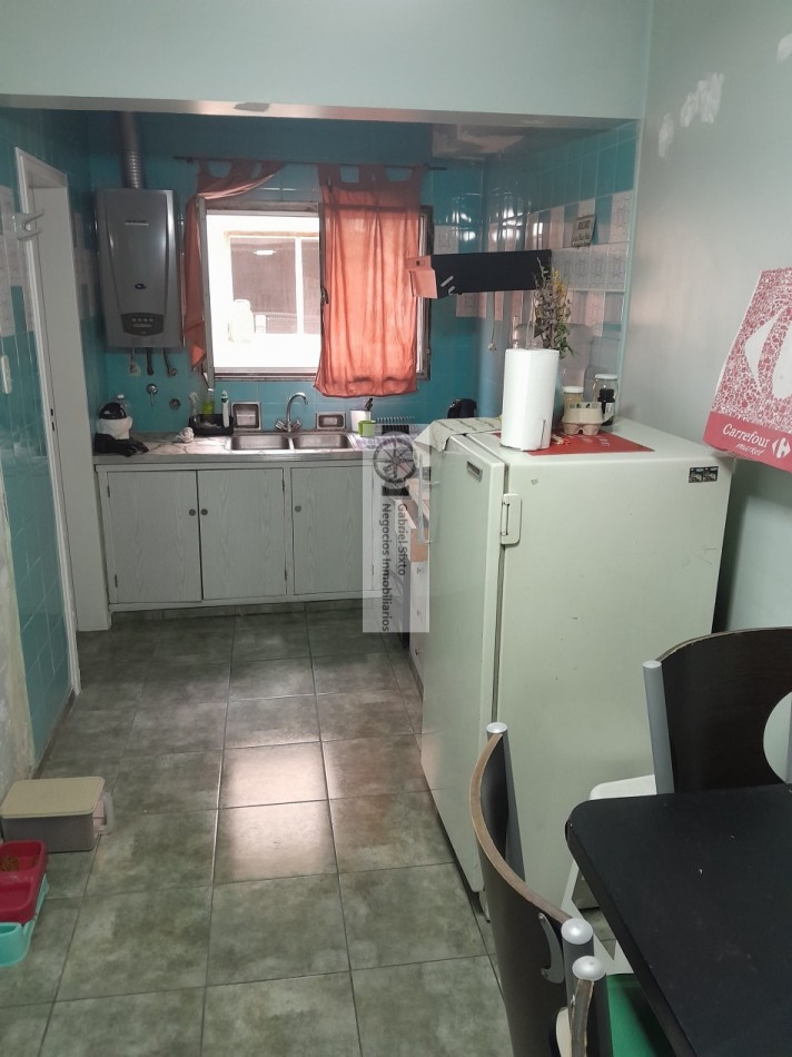 VENTA DEPTO MUY AMPLIO 2 DORM CALLE MITRE FRENTE A PARQUE CENTRAL CIUDAD MZA.  