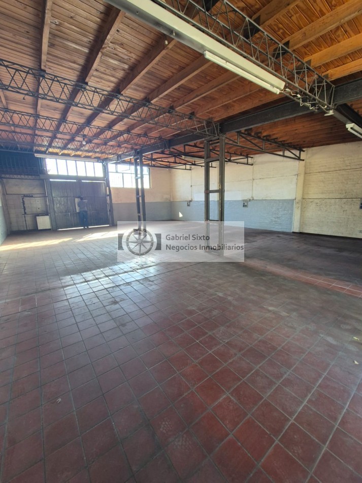 ALQUILER LOCAL COMERCIAL EN GUAYMALLEN SOBRE CALLE MITRE - FRENTE A LE PARC,