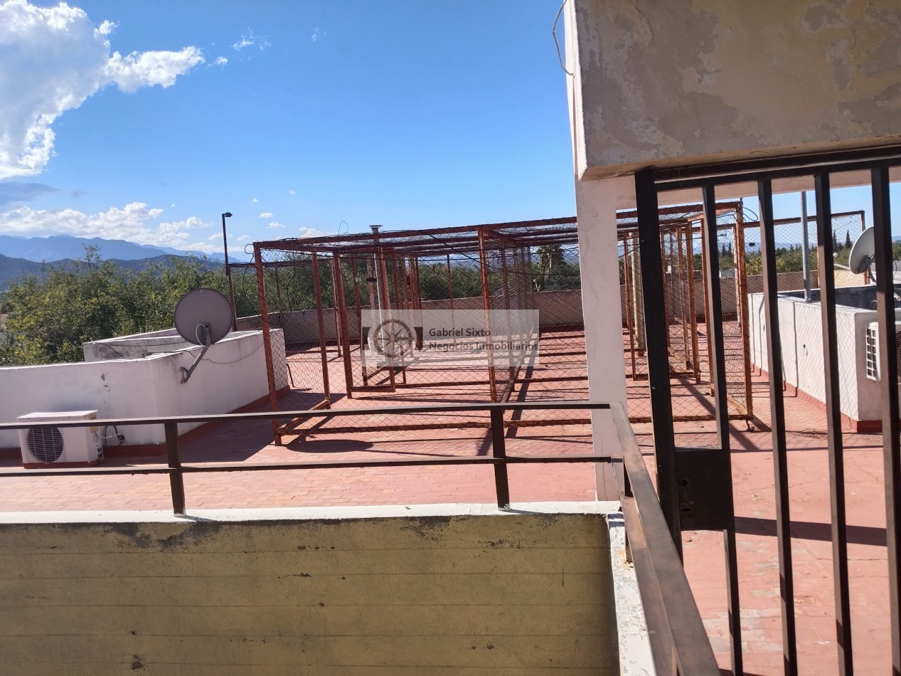 VENTA DEPTO 6ta secc J A CALLE 727. 3 dorm muy amplio 1° piso con COCHERA 