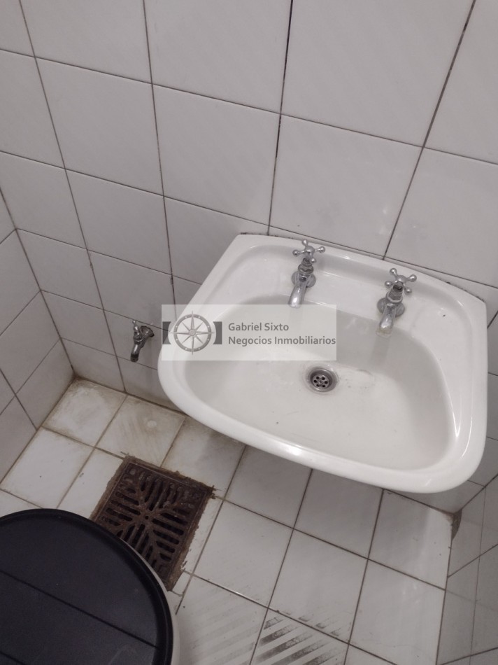 ALQUILER LOCAL COMERCIAL CARRIL GODOY CRUZ A 400 MTS DE CONTANERA 