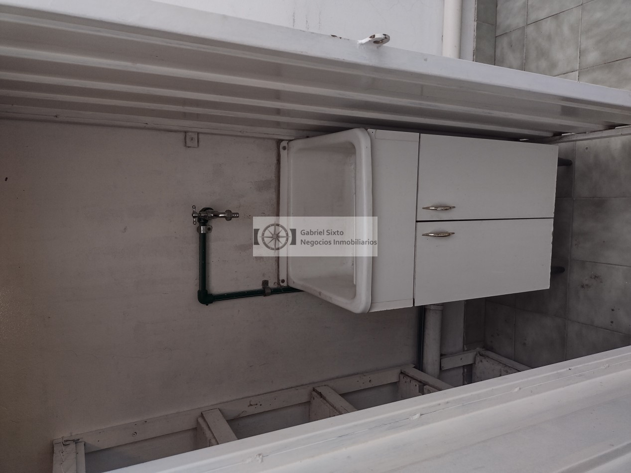 VENTA PROPIEDAD GUAYMALLEN CON 2 LOCALES Y 2 DEPTOS. COMPLEJO COMPLETO 