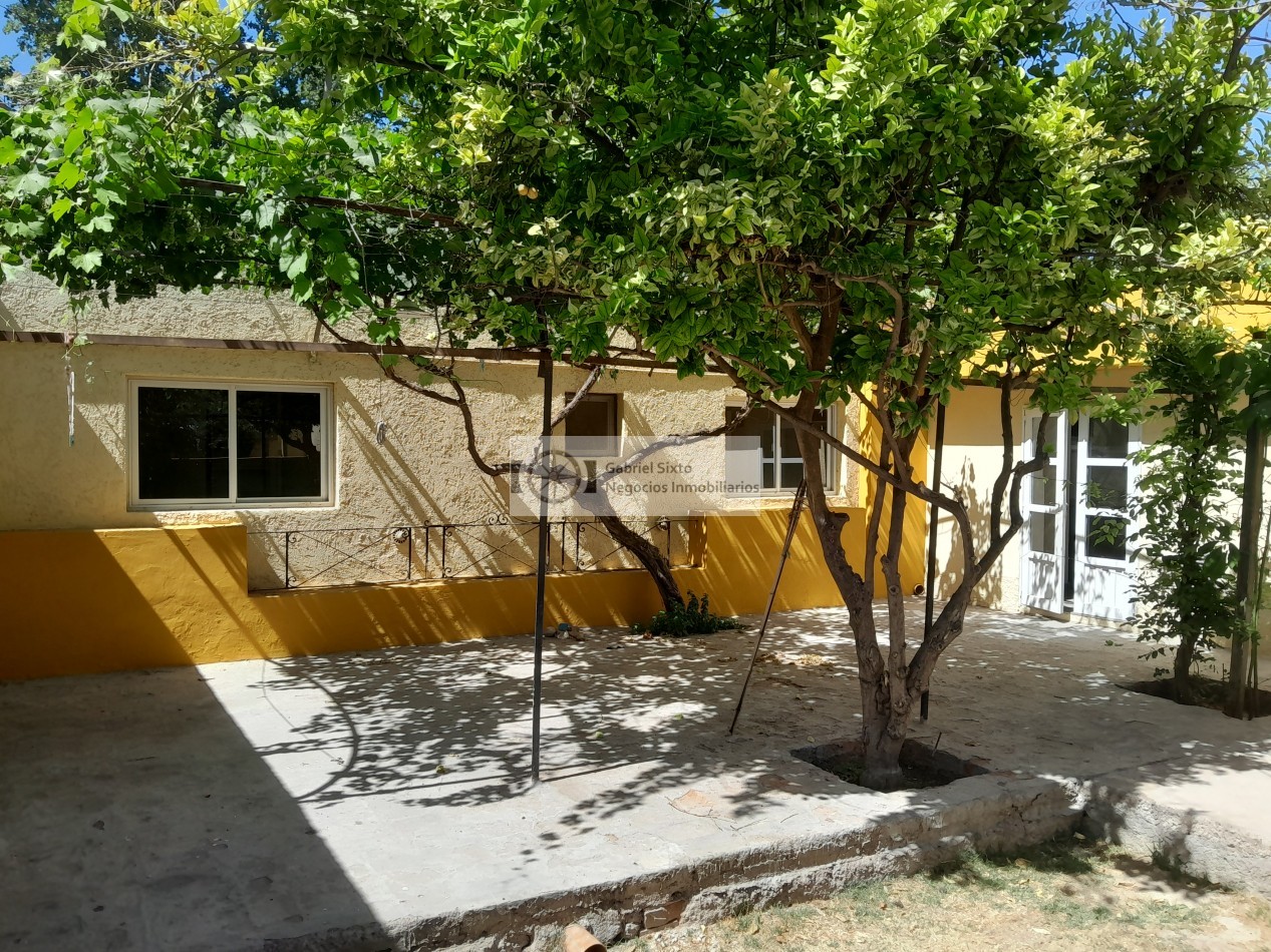 ALQUILER CASA EN COMPLEJO PRIVADO (VILLA EUGENIA Bermejo) 2 dorm. cochera doble, acceso por control remoto