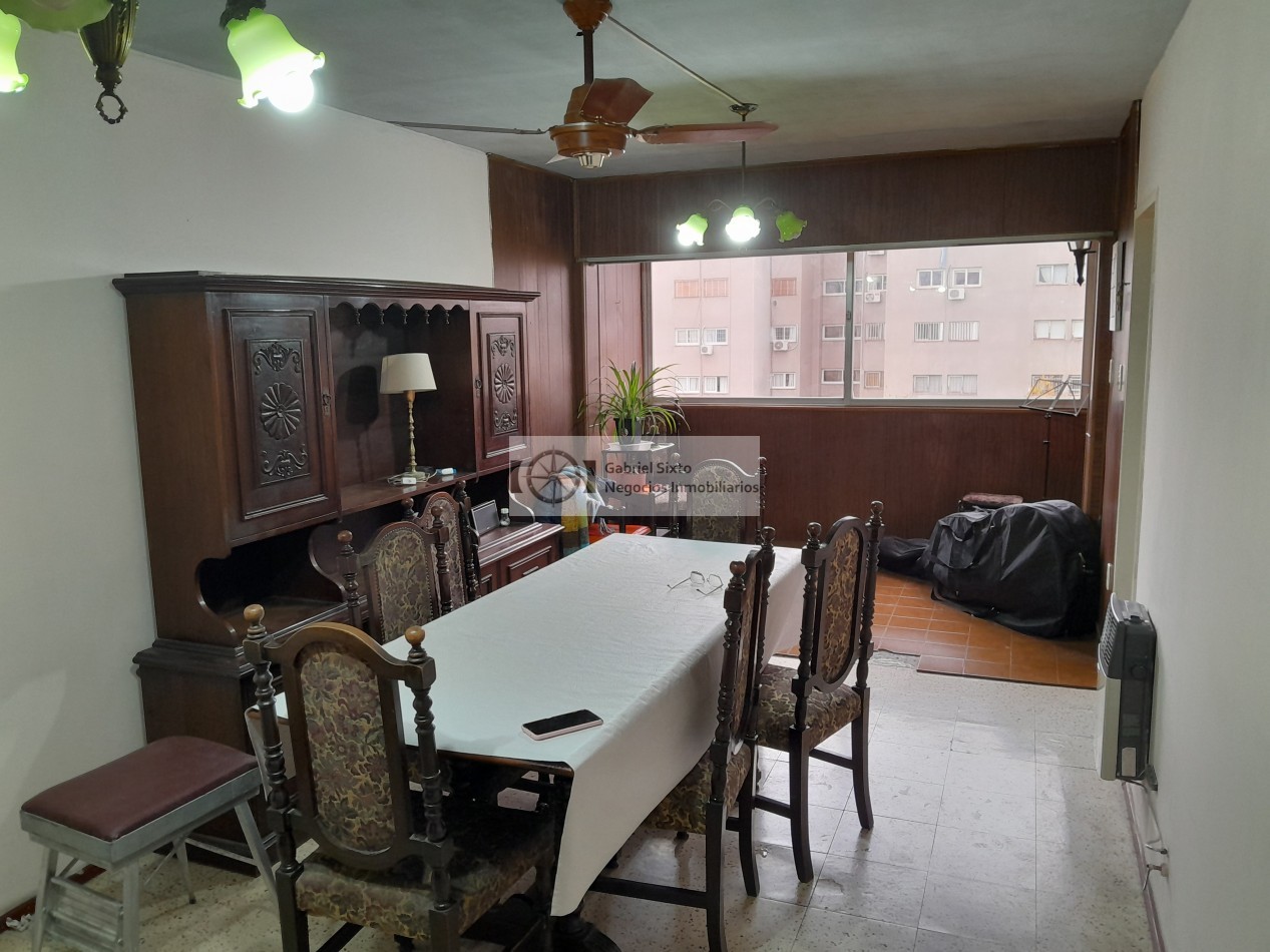 VENTA DEPTO MUY AMPLIO 2 DORM CALLE MITRE FRENTE A PARQUE CENTRAL CIUDAD MZA.  