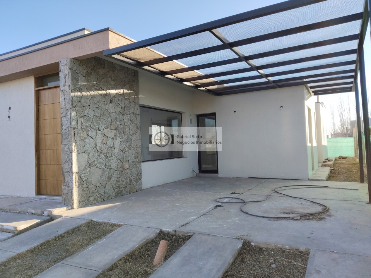 VENTA CASA A ESTRENAR MAIPU B° PRIVADO L LUISA - 3 DORM, COCHERA DOBLE 3 BÑ TODO PLANTA BAJA