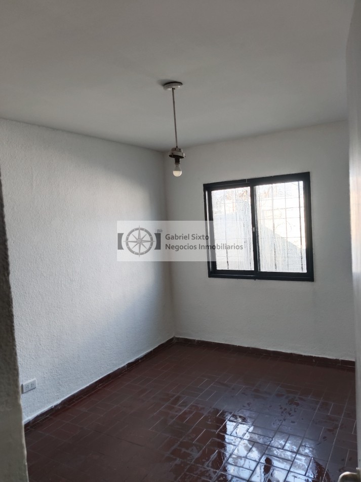 ALQUILER CASA B° SUPE CARRODILLA, COCHERA, TRES. DORM BAÑOS TODOS LOS SERVICIOS