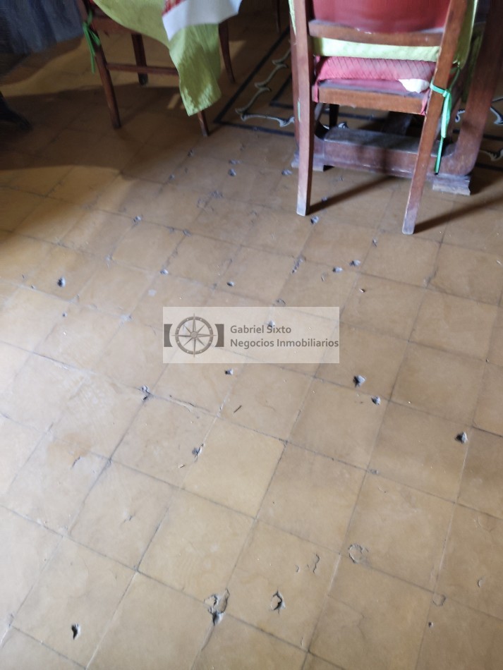 VENTA CASA ADOBE A VALOR TERRENO CON 500 M2  MAIPU MTS DE SARMIENTO EXCELENTE UBICACION 