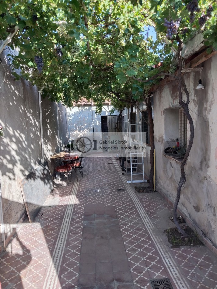 VENTA CASA ADOBE A VALOR TERRENO CON 500 M2  MAIPU MTS DE SARMIENTO EXCELENTE UBICACION 