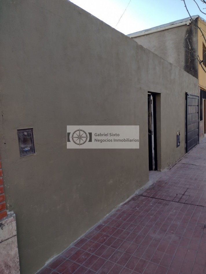 ALQUILER CASITA INDUSTRIALIZADA EN SAN JOSE GLLEN, 2 DORM, COCINA, PATIO.