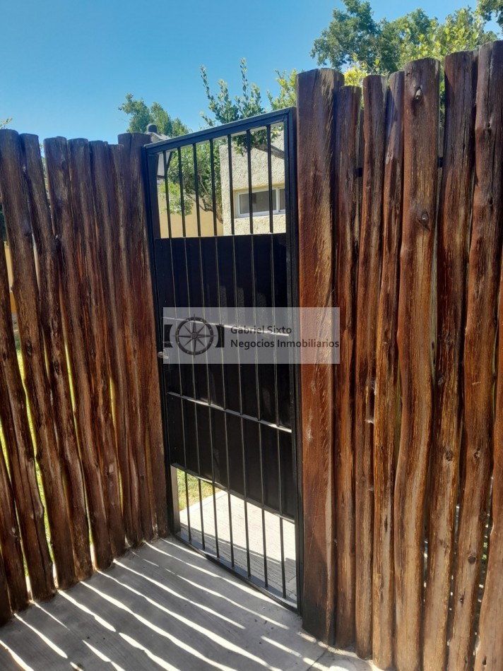 ALQUILER CASA EN COMPLEJO PRIVADO (VILLA EUGENIA Bermejo) 2 dorm. cochera doble, acceso por control remoto