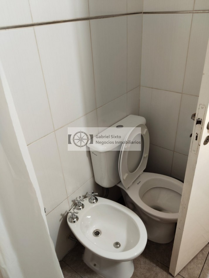 ALQUILER DEPTO CENTRICO AVDA ESPAÑA 1057 CASI PEATONAL, IMPECABLE. 2 DORM. 