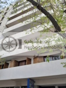 VENTA EXCELENTE DEPARTAMENTO MUY AMPLIO EN CENTRO DE MENDOZA 92 M2 con baulera