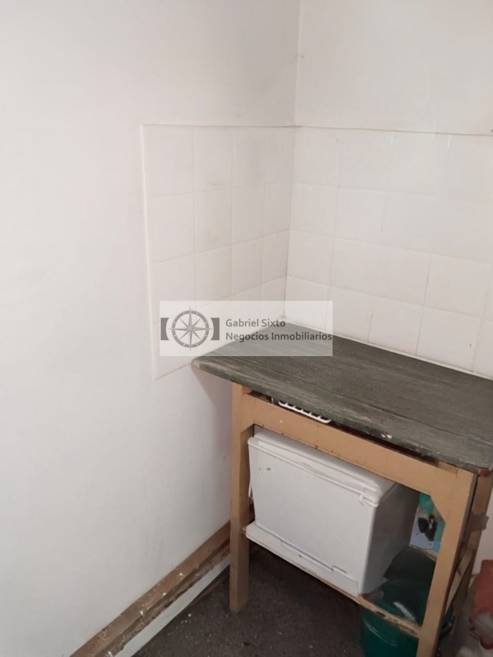 ALQUILER OFICINA CALLE RIVADAVIA Y 9 DE JULIO, IMPECABLE - 2 PRIVADOS - RECECPCION Y KICHINETTE -  SALA REUNIONES