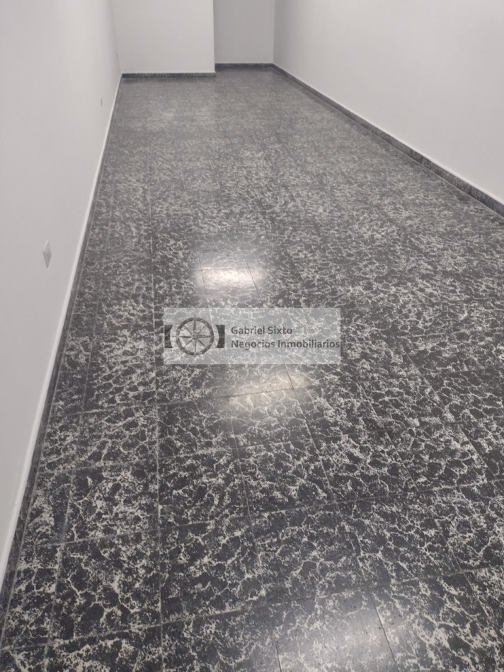 ALQUILER LOCAL COMERCIAL GUAYMALLEN Carril Godoy Cruz 433 (lado sur para estacionar)