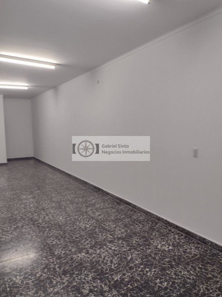 ALQUILER LOCAL COMERCIAL CARRIL GODOY CRUZ A 400 MTS DE CONTANERA 