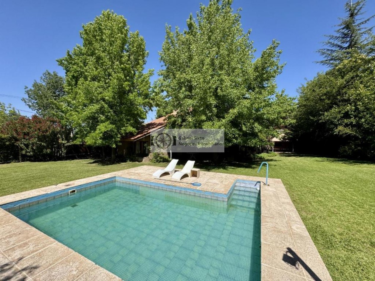 ALQUILER CASA CATEGORIA, CHACRAS DE CORIA (B° WILRRY) PISCINA 4 DORM 3 BÑ COCH. IMPECABLE