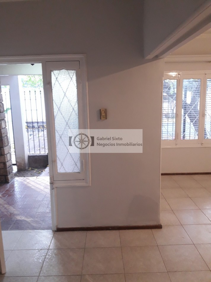 VENTA PROPIEDAD CIUDAD CALLE RODRIGUEZ CASI MOLDES 3 DORM 2 BÑ, PATIO CHURAS COCHERA