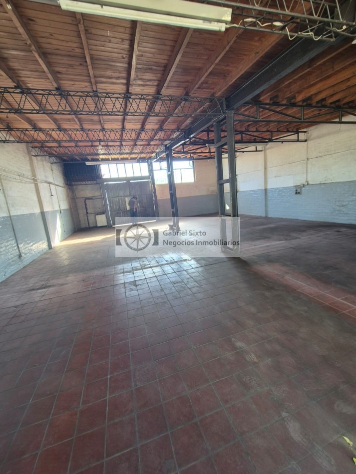 ALQUILER LOCAL COMERCIAL EN GUAYMALLEN SOBRE CALLE MITRE - FRENTE A LE PARC,