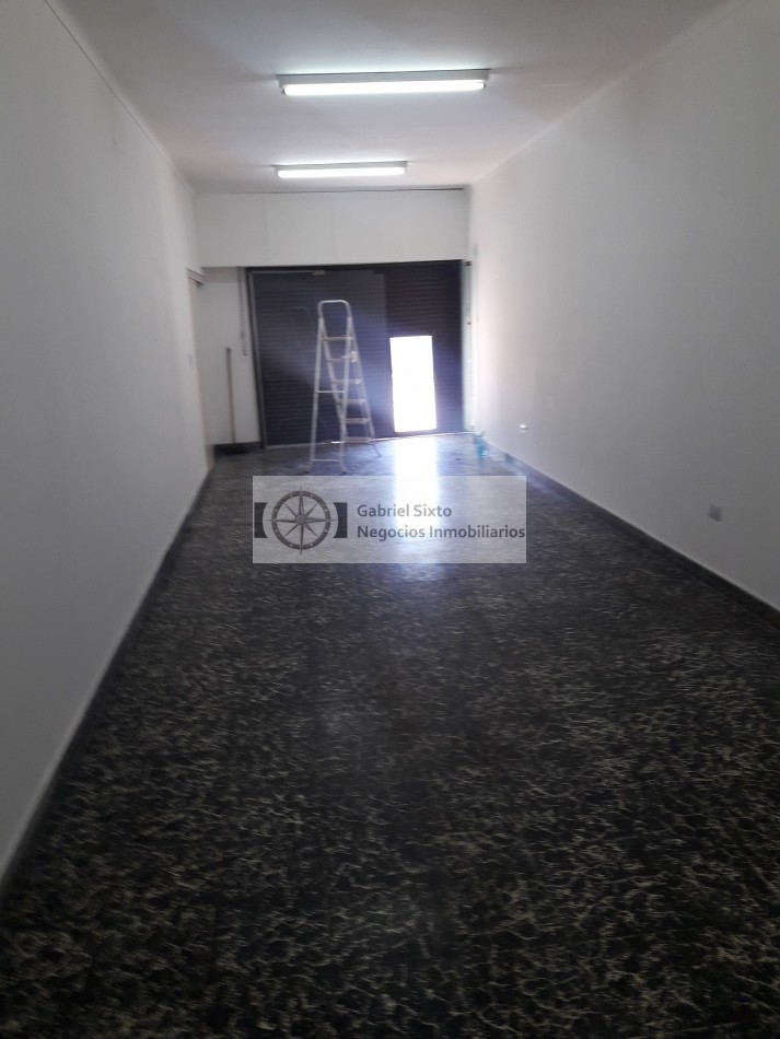 ALQUILER LOCAL COMERCIAL GUAYMALLEN Carril Godoy Cruz 433 (lado sur para estacionar)