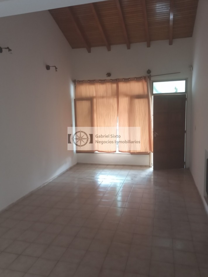 ALQUILER CASA COMO LOCAL COMERCIAL UBICADA SOBRE CALLE AVELLANEDA A MTS YPF SHOPPING