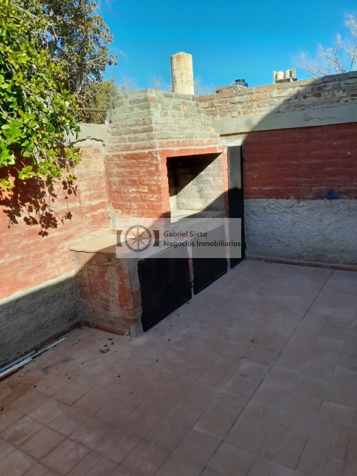 VENTA CASA B° UJEMVI LAS HERAS 4 DORM 2 BÑ COCHERA TECHADA. IMPECABLE!!!