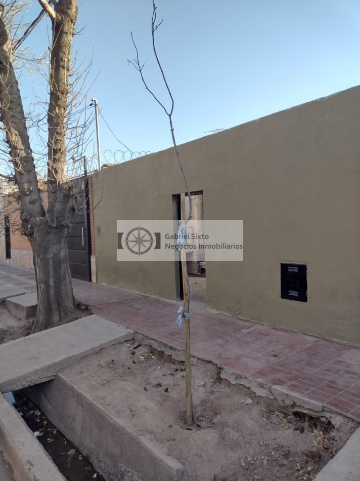 ALQUILER CASITA INDUSTRIALIZADA EN SAN JOSE GLLEN, 2 DORM, COCINA, PATIO.