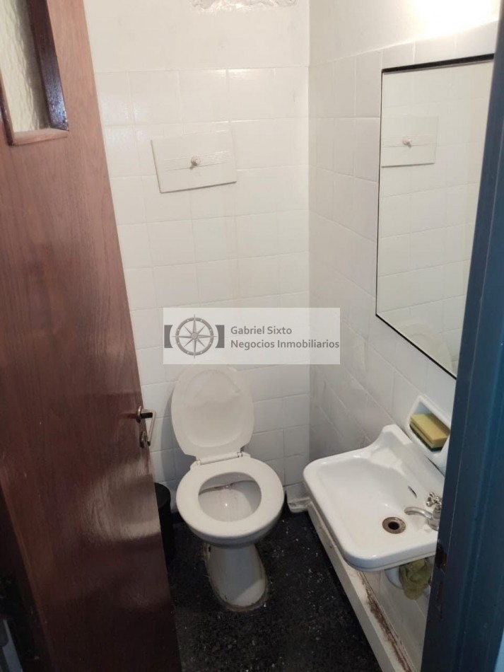 ALQUILER OFICINA CALLE RIVADAVIA Y 9 DE JULIO, IMPECABLE - 2 PRIVADOS - RECECPCION Y KICHINETTE -  SALA REUNIONES