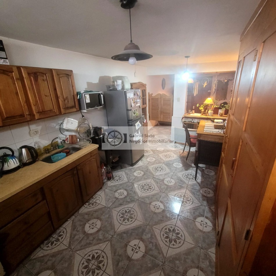 VENTA DEPTO PLANTA BAJA LAS HERAS A MTS DE SAN MARTIN, 2 DORM, COCHERA, PATIO, MUY LINDO!!!