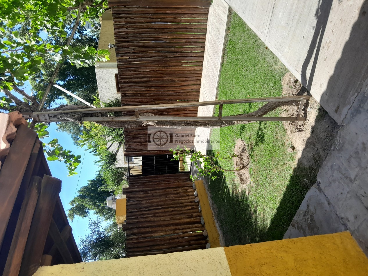 ALQUILER CASA EN COMPLEJO PRIVADO (VILLA EUGENIA Bermejo) 2 dorm. cochera doble, acceso por control remoto