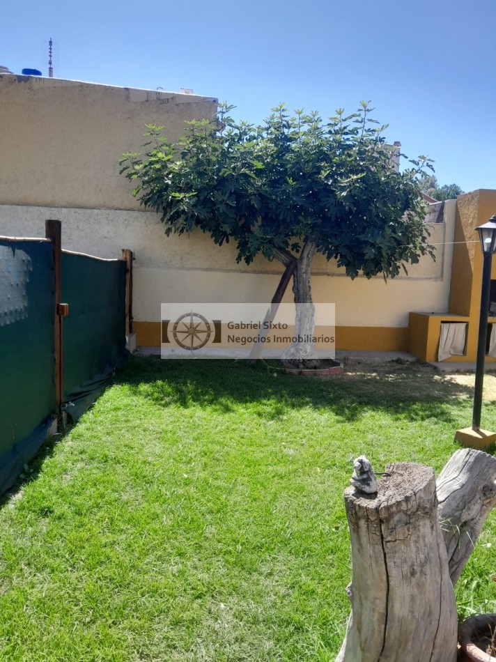 ALQUILER CASA EN COMPLEJO PRIVADO (VILLA EUGENIA Bermejo) 2 dorm. cochera doble, acceso por control remoto