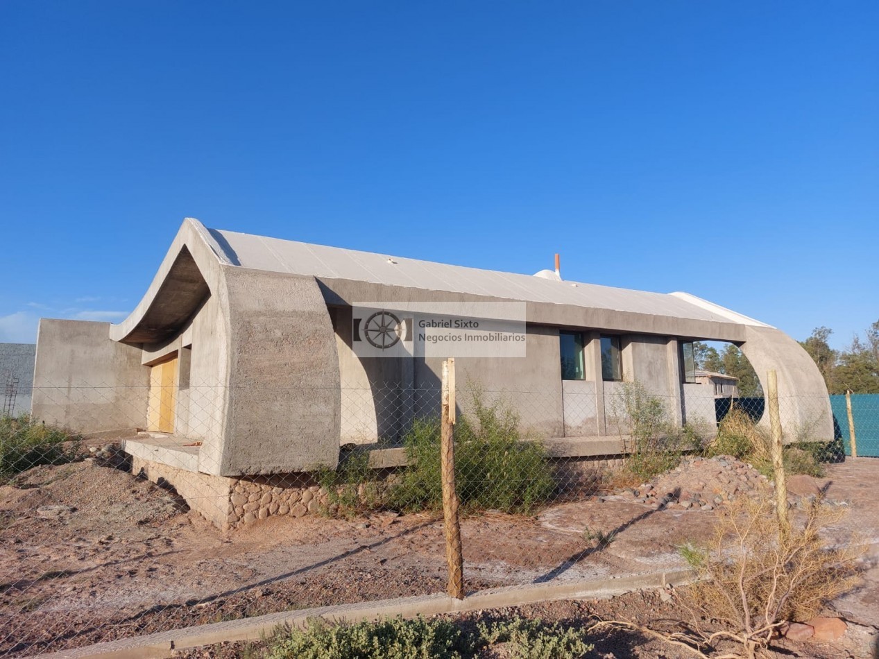 VENTA CHALET IMPONENTE EN EL SAUCE GUAYMALLEN, OBRA ARQUITECTONICA