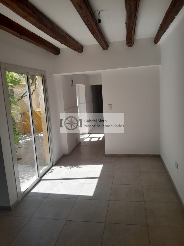 ALQUILER CASA EN COMPLEJO PRIVADO (VILLA EUGENIA Bermejo) 2 dorm. cochera doble, acceso por control remoto