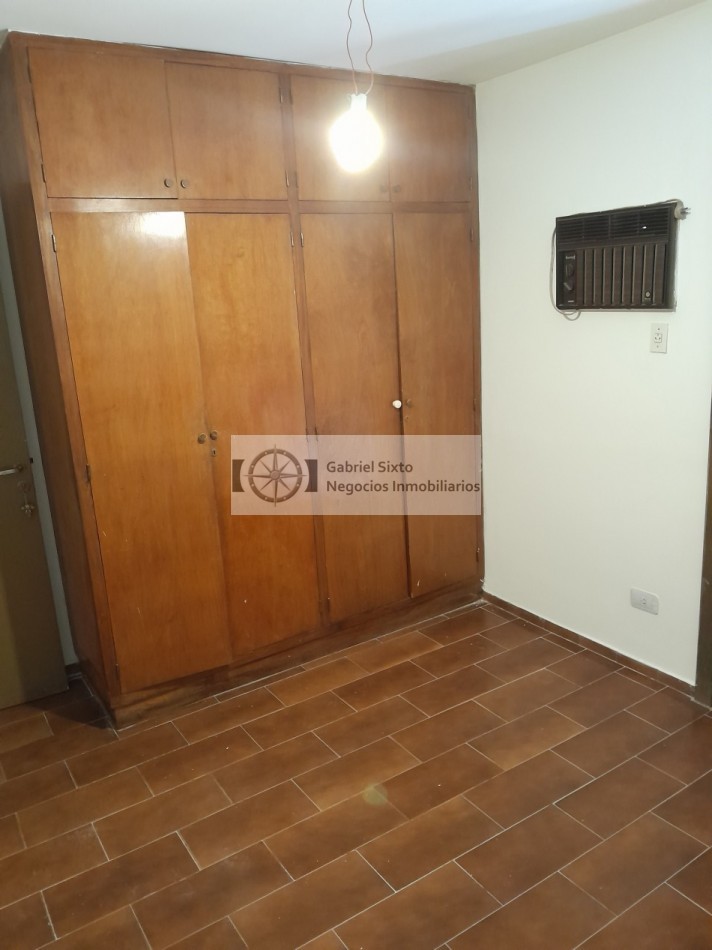 VENTA CASA B° UJEMVI LAS HERAS 4 DORM 2 BÑ COCHERA TECHADA. IMPECABLE!!!