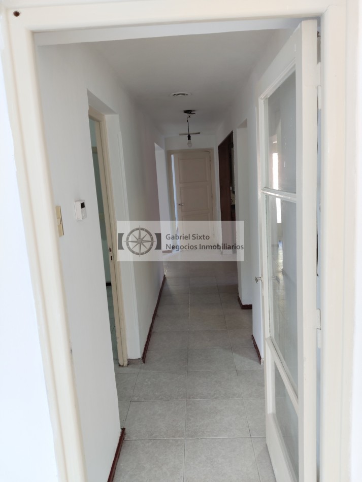 ALQUILER CASA AMPLIA 6ta secc. RODRIGUEZ casi esq, MOLDES 3 dorm 2 bñ cochera