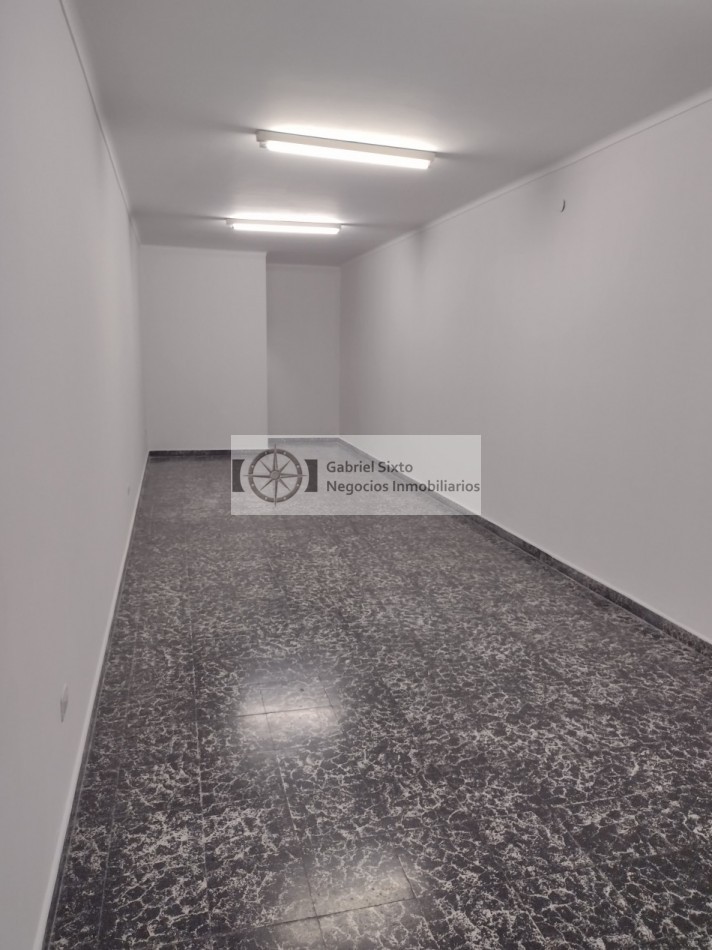 ALQUILER LOCAL COMERCIAL GUAYMALLEN Carril Godoy Cruz 433 (lado sur para estacionar)