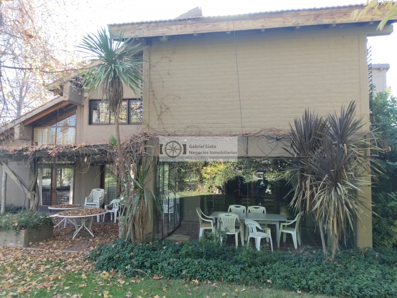 ALQUILER CASA CATEGORIA, CHACRAS DE CORIA (B° WILRRY) PISCINA 4 DORM 3 BÑ COCH. IMPECABLE