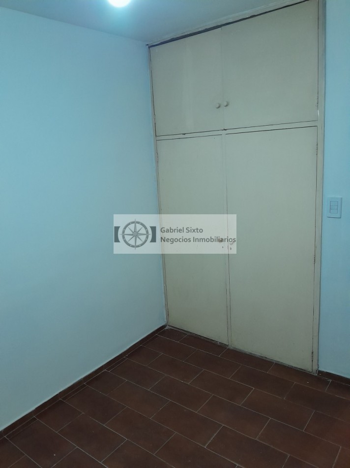 VENTA CASA B° UJEMVI LAS HERAS 4 DORM 2 BÑ COCHERA TECHADA. IMPECABLE!!!