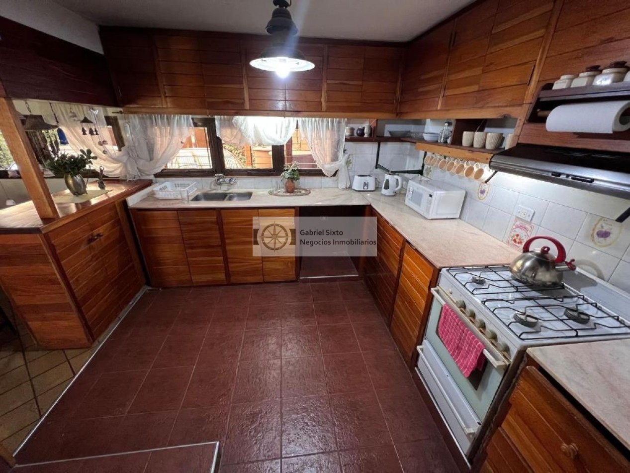 ALQUILER CASA CATEGORIA, CHACRAS DE CORIA (B° WILRRY) PISCINA 4 DORM 3 BÑ COCH. IMPECABLE