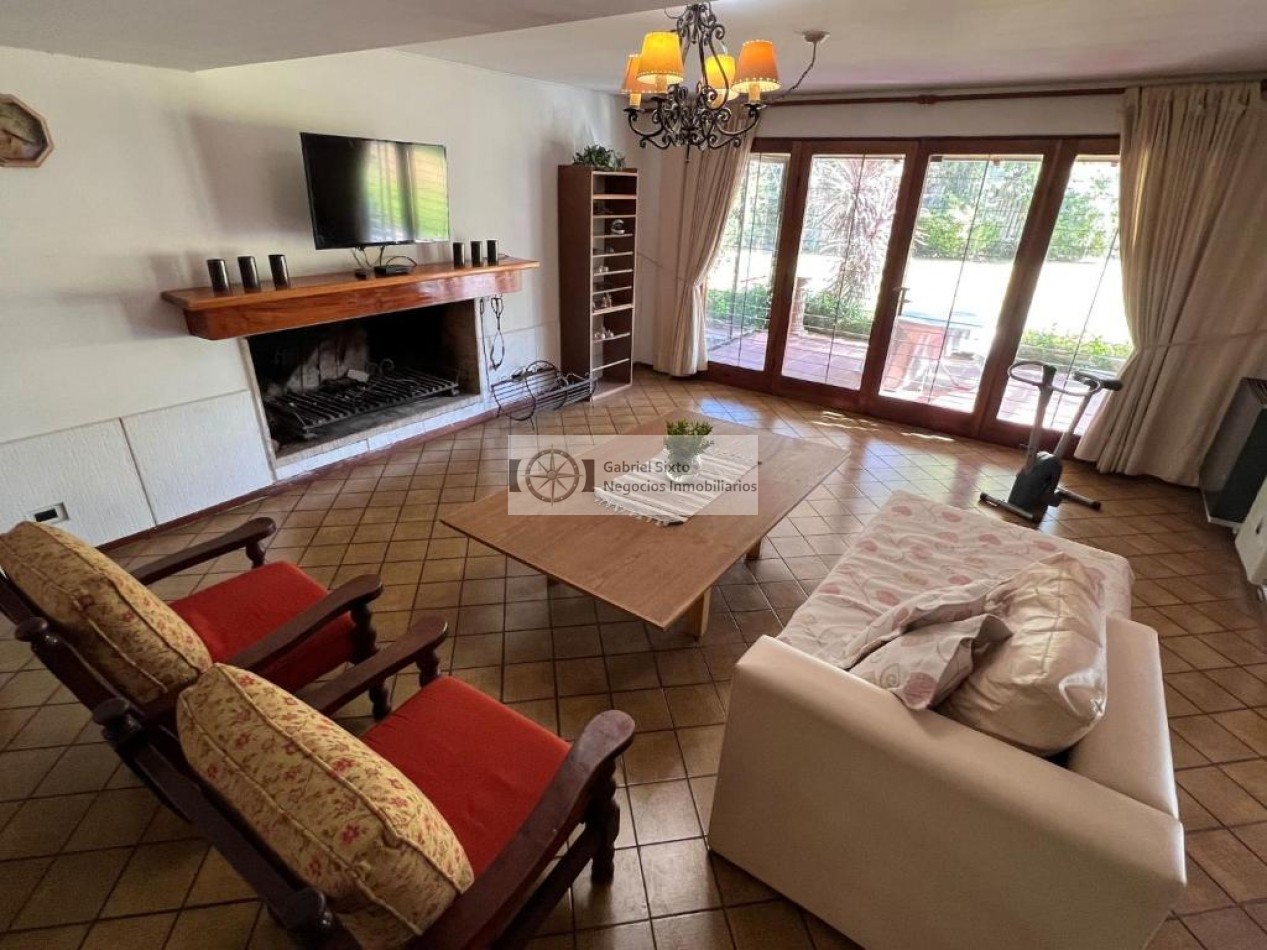 ALQUILER CASA CATEGORIA, CHACRAS DE CORIA (B° WILRRY) PISCINA 4 DORM 3 BÑ COCH. IMPECABLE