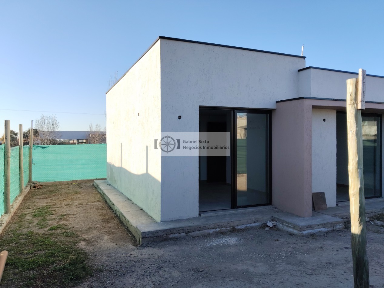 VENTA CASA A ESTRENAR MAIPU B° PRIVADO L LUISA - 3 DORM, COCHERA DOBLE 3 BÑ TODO PLANTA BAJA