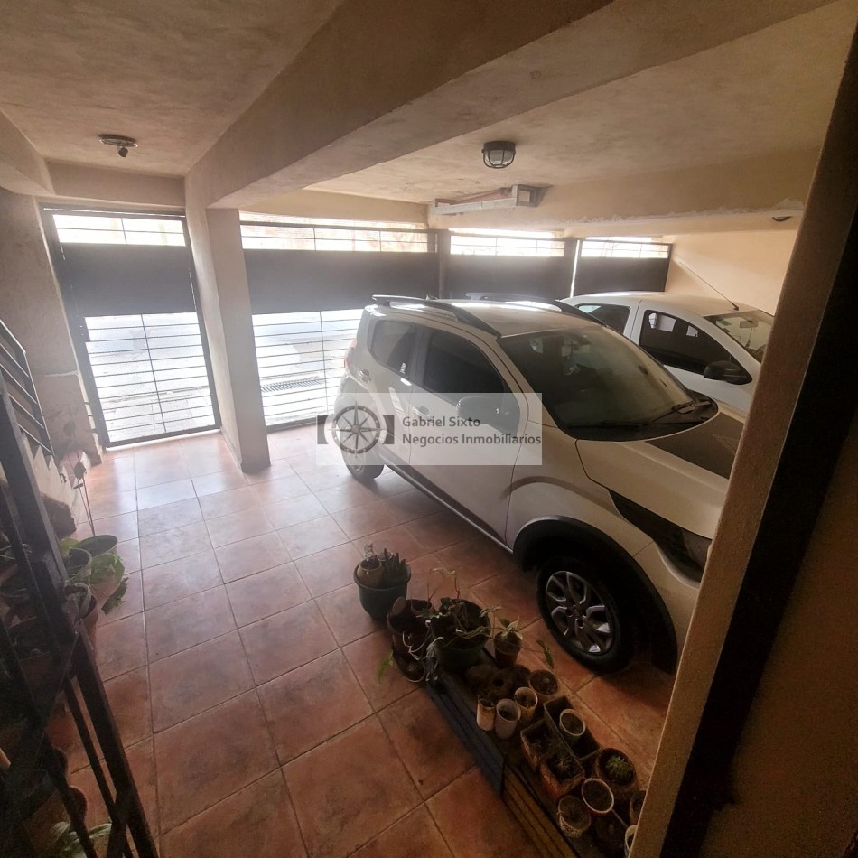 VENTA DEPTO PLANTA BAJA LAS HERAS A MTS DE SAN MARTIN, 2 DORM, COCHERA, PATIO, MUY LINDO!!!
