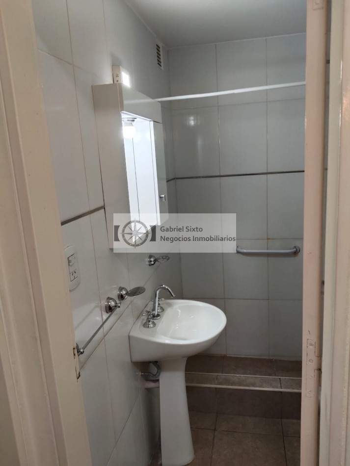ALQUILER DEPTO CENTRICO AVDA ESPAÑA 1057 CASI PEATONAL, IMPECABLE. 2 DORM. 