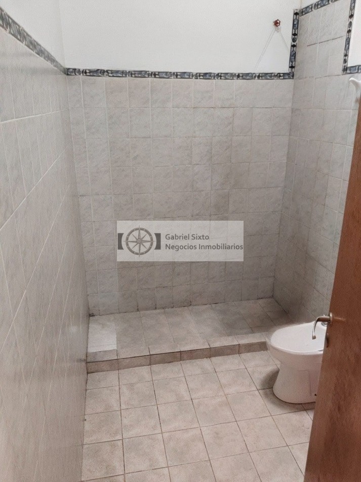 VENTA CASA B° 12 DE JUNIO NORTE LAS HERAS 2 DORM, COCHERA PASANTE 