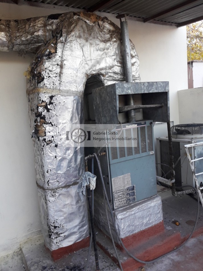 VENTA PROPIEDAD CIUDAD CALLE RODRIGUEZ CASI MOLDES 3 DORM 2 BÑ, PATIO CHURAS COCHERA