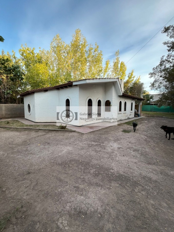 VENTA CASA EN BARRIO CERRADO DE GUAYMALLEN 3 DORM 2BÑ MUY AMPLIA