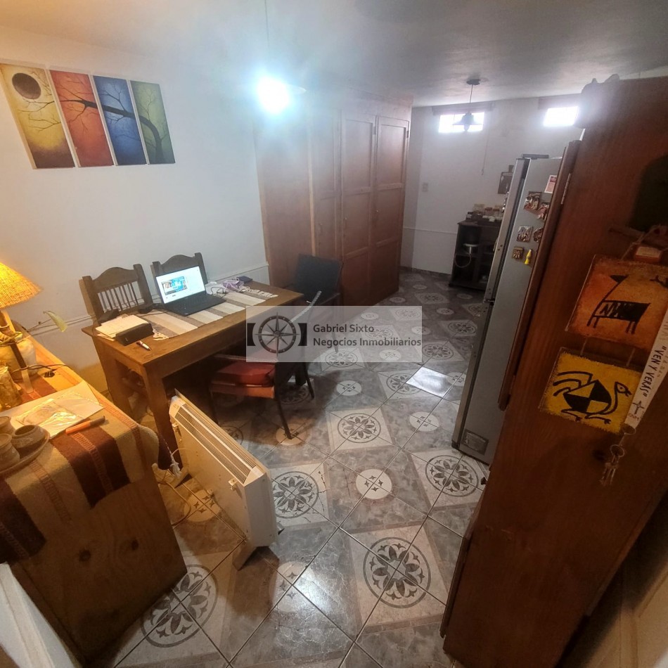 VENTA DEPTO PLANTA BAJA LAS HERAS A MTS DE SAN MARTIN, 2 DORM, COCHERA, PATIO, MUY LINDO!!!