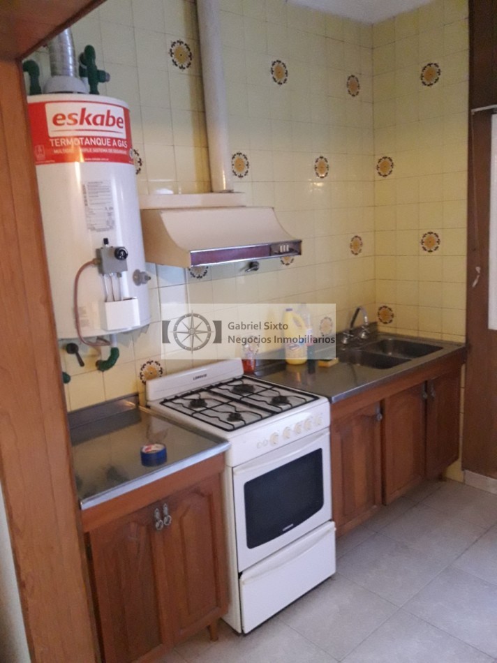 VENTA PROPIEDAD CIUDAD CALLE RODRIGUEZ CASI MOLDES 3 DORM 2 BÑ, PATIO CHURAS COCHERA