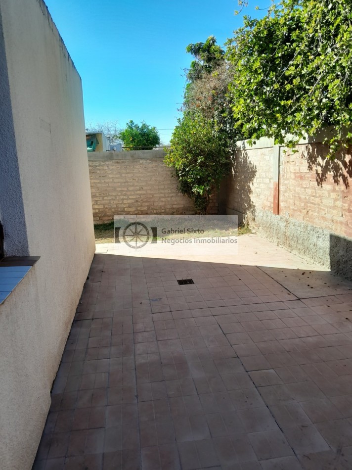 VENTA CASA B° UJEMVI LAS HERAS 4 DORM 2 BÑ COCHERA TECHADA. IMPECABLE!!!