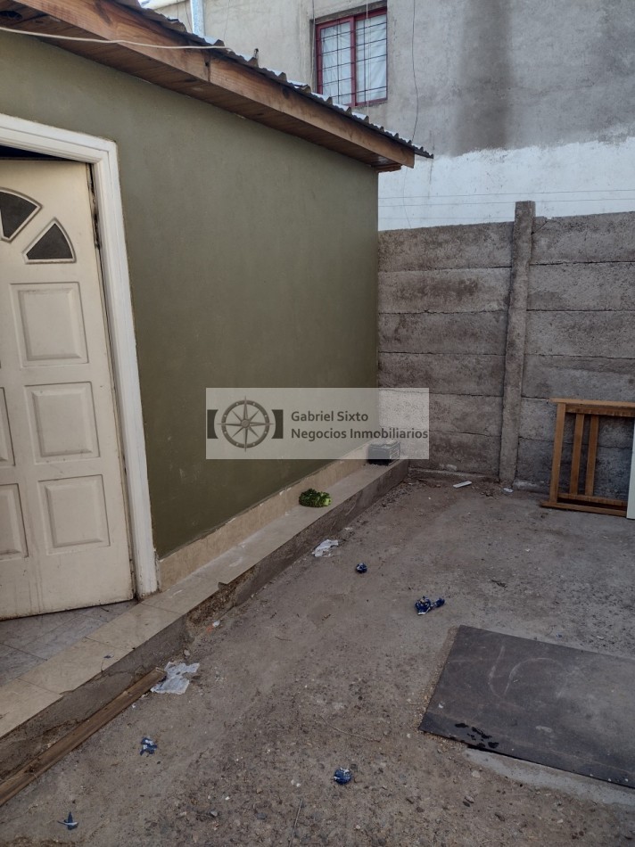 ALQUILER CASITA INDUSTRIALIZADA EN SAN JOSE GLLEN, 2 DORM, COCINA, PATIO.