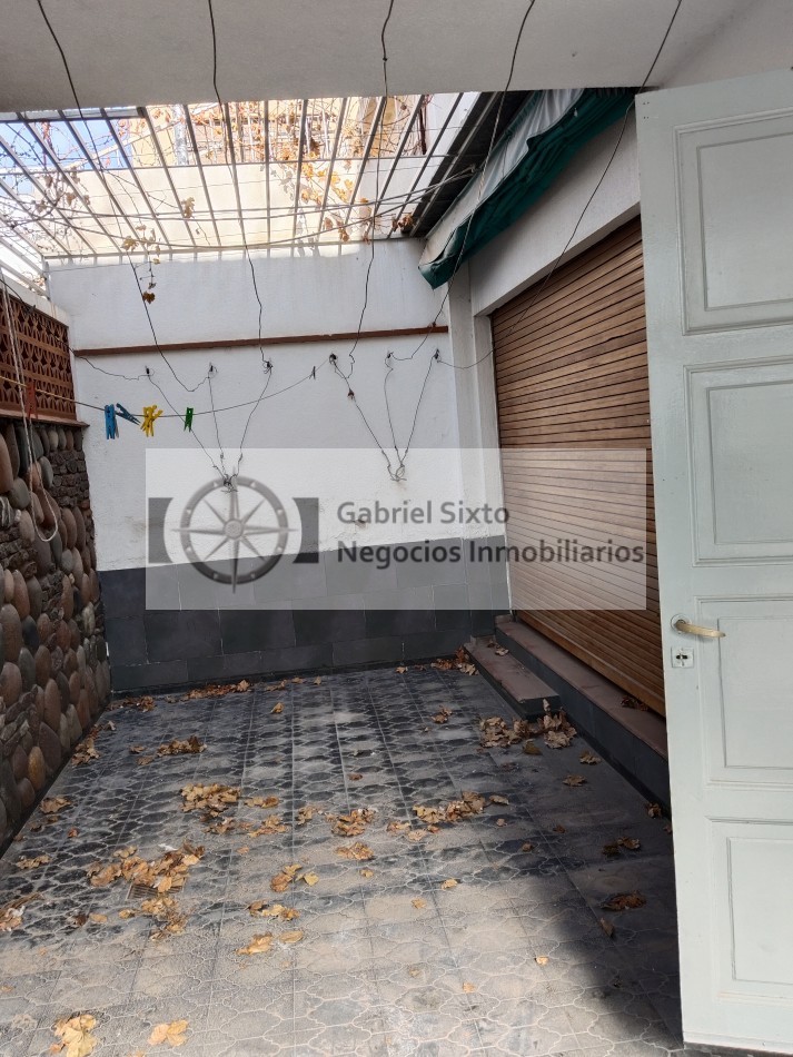 VENTA CASA ESQUINA P DE LOS ANDES Y FADER 6ta secc.  IMPECABLE 